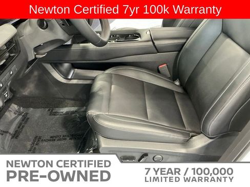 Used 2025 Nissan Murano SV AWD/4WD image 11