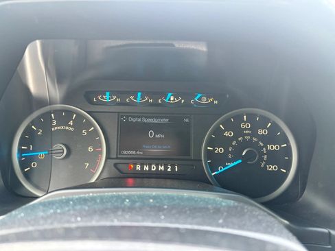 Used 2015 Ford F150 XLT w/ Equipment Group 302A Luxury AWD/4WD image 33