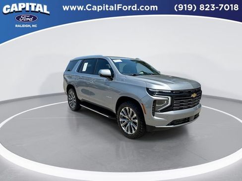 Used 2025 Chevrolet Tahoe High Country AWD/4WD image 2
