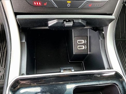 Used 2019 Ford Edge SEL w/ Cold Weather Package image 15