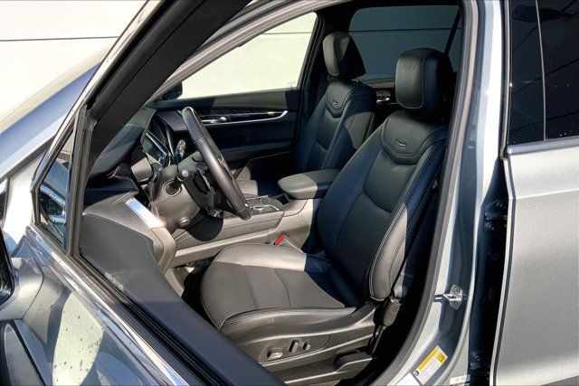 Used 2024 Cadillac XT6 Premium Luxury w/ Technology Package AWD/4WD image 25