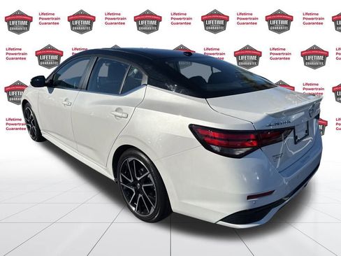 Used 2025 Nissan Sentra SR w/ SR Premium Package image 7