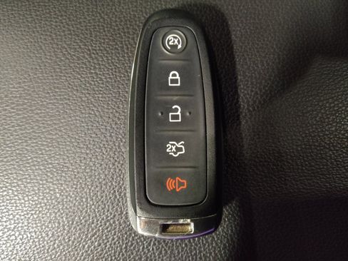 Used 2019 Ford Escape SE image 32