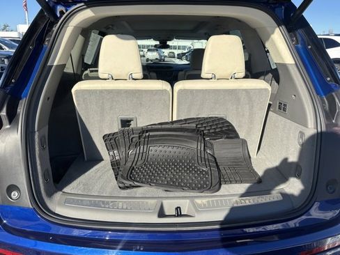 Used 2023 Cadillac XT6 Premium Luxury image 9