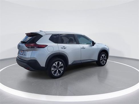 Used 2023 Nissan Rogue SV image 9