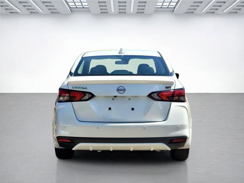 New 2025 Nissan Versa SR w/ Trunk Package FWD image 5