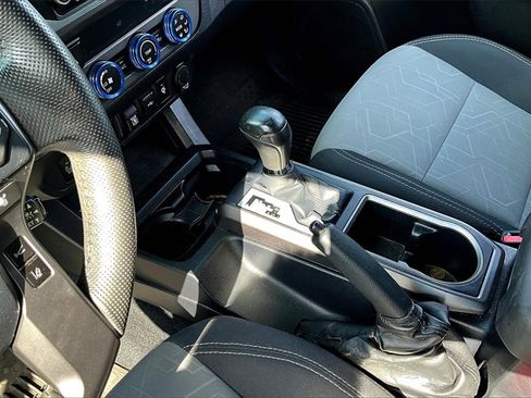 Used 2020 Toyota Tacoma SR5 image 14