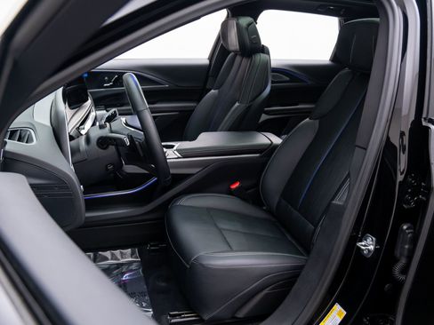 Certified 2025 Cadillac Lyriq Luxury w/ LPO, Floor Liner Package image 20