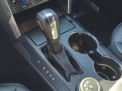 Used 2018 Ford Explorer Limited image 11