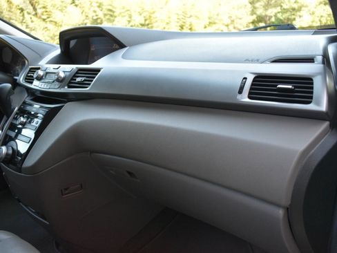 Used 2013 Honda Odyssey EX-L image 24