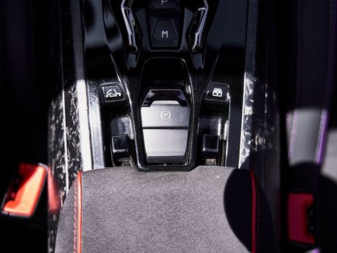 Used 2024 Lamborghini Huracan EVO image 58