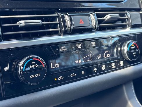 New 2025 Nissan Pathfinder SV w/ Black Appearance Package image 31