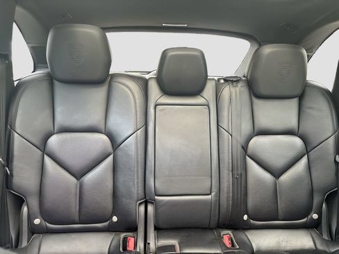 Used 2017 Porsche Cayenne AWD/4WD image 19