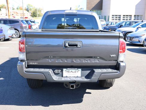 Used 2021 Toyota Tacoma TRD Off-Road w/ Technology Package image 6
