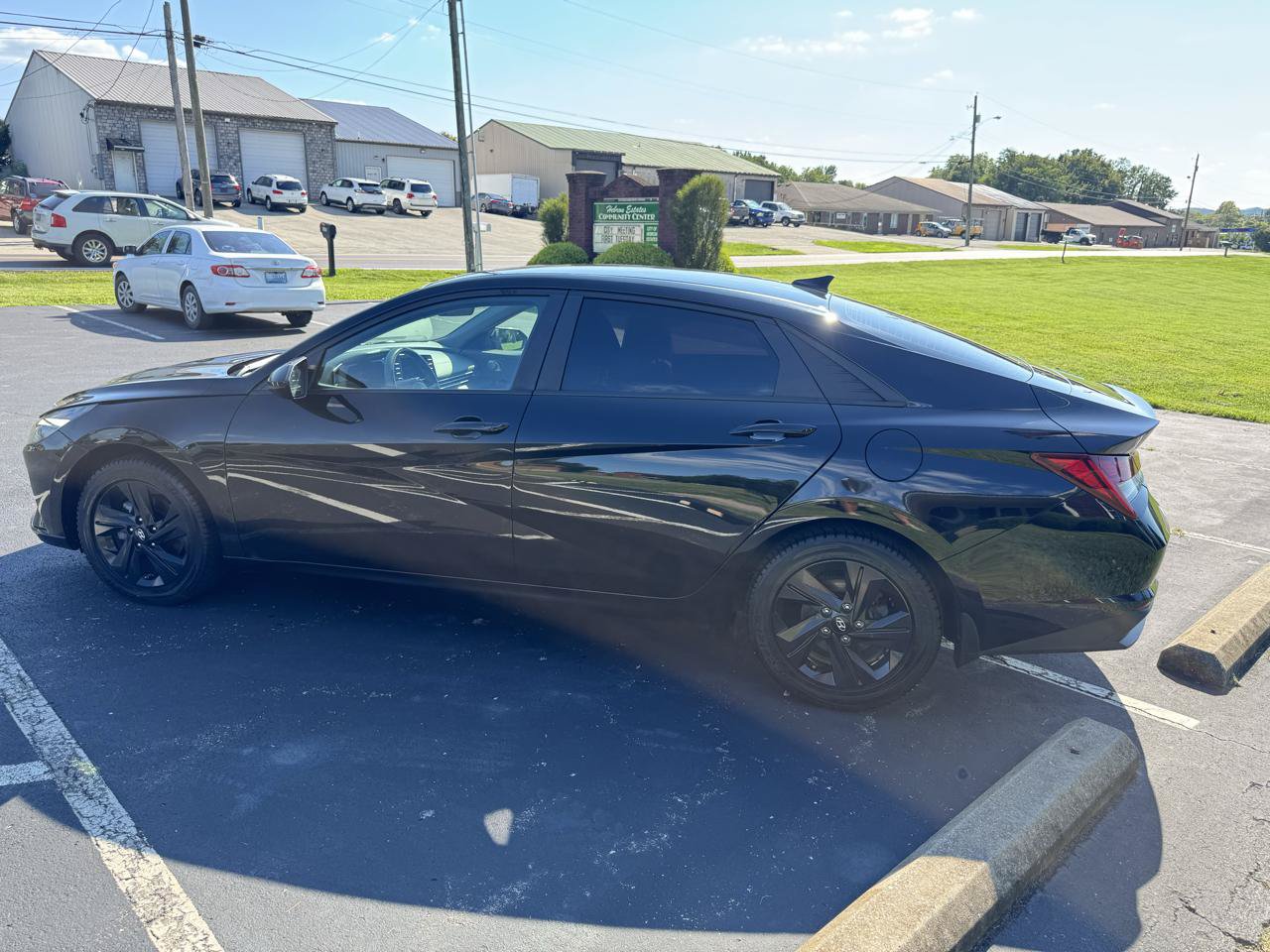 Used 2023 Hyundai Elantra Blue FWD image 4