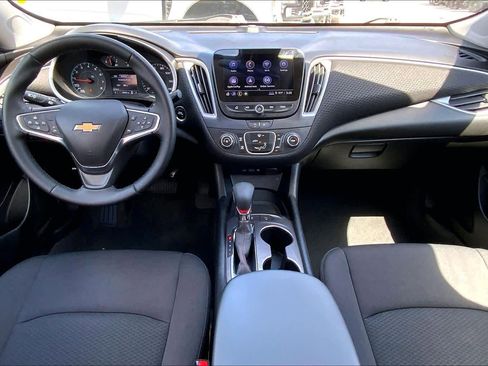 Used 2024 Chevrolet Malibu RS FWD image 16