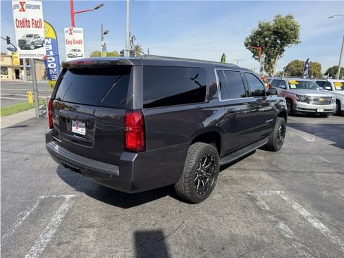 Used 2017 Chevrolet Suburban LT image 13