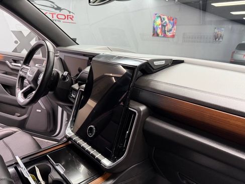 Used 2025 GMC Yukon Denali AWD/4WD image 51