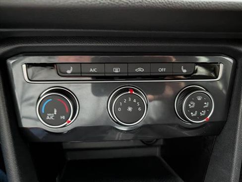 Used 2023 Volkswagen Tiguan S image 31