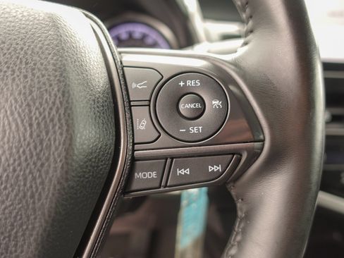 Used 2022 Toyota Camry SE image 15