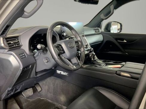 Certified 2024 Lexus LX 600 4WD w/ Appearance Package image 11