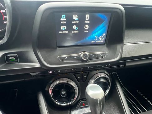 Used 2016 Chevrolet Camaro LT RWD image 21