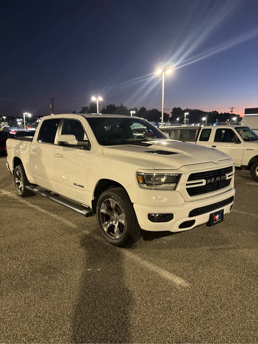 Used 2023 RAM 1500 Laramie AWD/4WD image 19