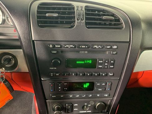 Used 2004 Ford Thunderbird image 26