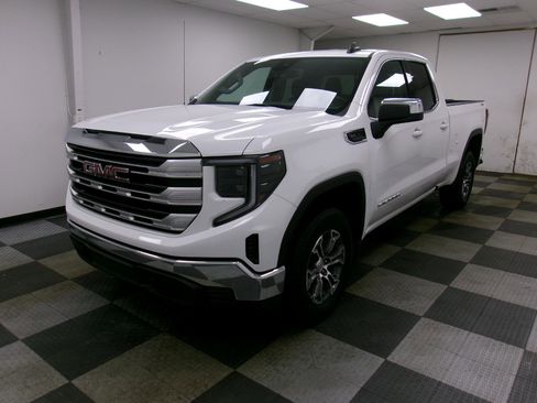 Certified 2023 GMC Sierra 1500 SLE w/ Preferred Package image 1