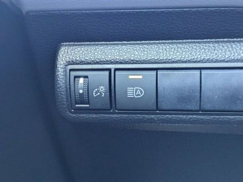 Used 2021 Toyota Corolla LE image 21