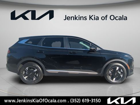 New 2026 Kia Sportage LX w/ LX Convenience Package FWD image 2