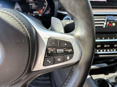 Used 2021 BMW M550i xDrive w/ Dynamic Handling Package image 18