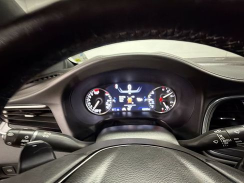 Used 2022 Buick Enclave Avenir w/ Avenir Technology Package FWD image 11