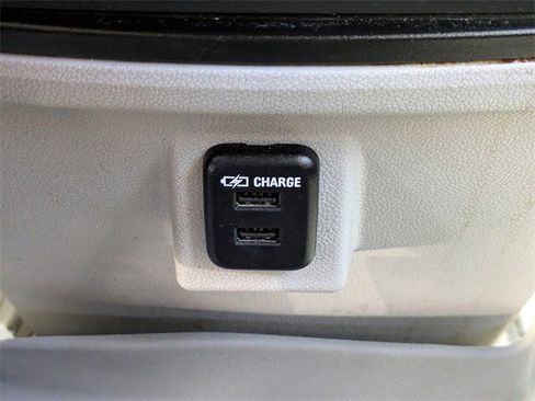 Used 2014 GMC Acadia SLE image 15