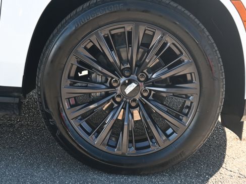 Used 2025 Cadillac Escalade Sport Platinum w/ LPO, ONYX Package image 15