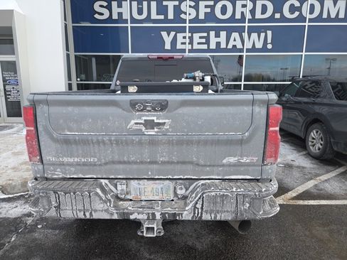 Used 2025 Chevrolet Silverado 2500 ZR2 w/ Technology Package image 5