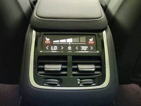 New 2026 Volvo XC90 T8 Ultra w/ Lounge Package AWD/4WD image 32
