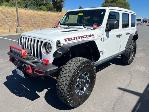 Used 2023 Jeep Wrangler Unlimited Rubicon AWD/4WD image 5