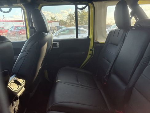 Used 2023 Jeep Wrangler Unlimited Sahara w/ Cold Weather Group image 14