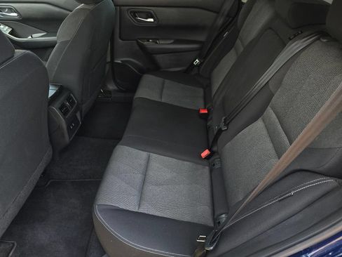 Used 2025 Nissan Rogue SV FWD image 31