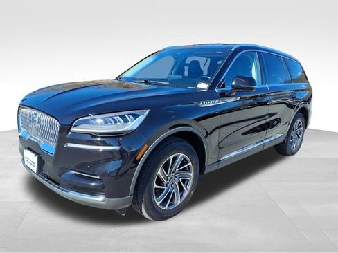 Used 2023 Lincoln Aviator AWD image 2