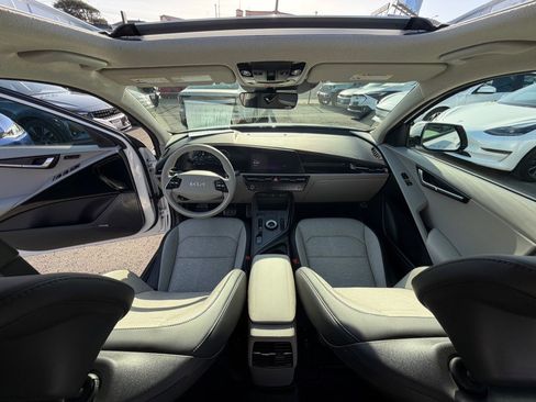 Used 2023 Kia Niro Wave w/ Wave Preserve Package image 24