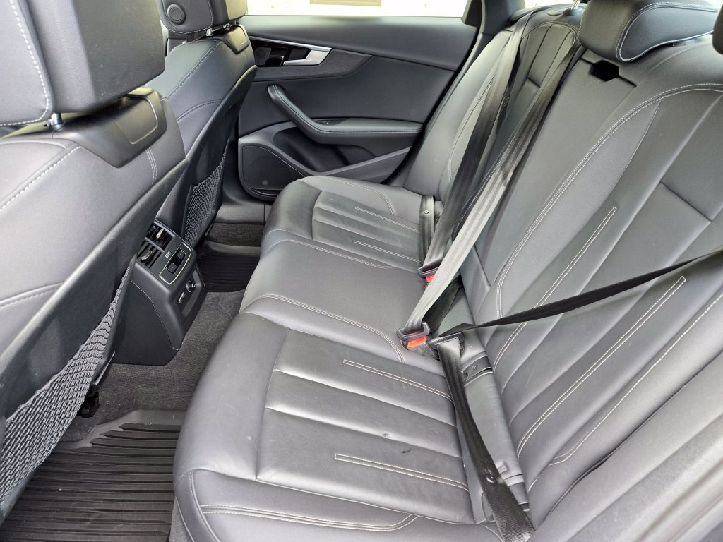 Used 2022 Audi A4 2.0T Premium Plus w/ Premium Plus Package AWD/4WD image 26