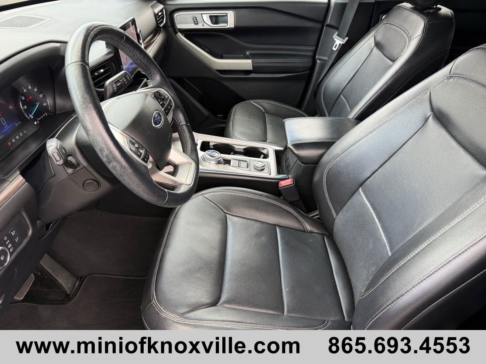 Used 2022 Ford Explorer Limited w/ Equipment Group 301A AWD/4WD image 12