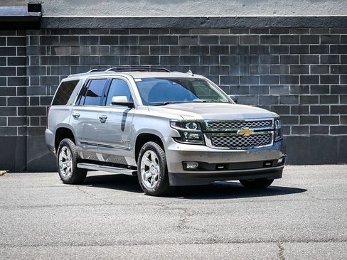 Used 2017 Chevrolet Tahoe LT w/ LT Signature Package AWD/4WD image 2