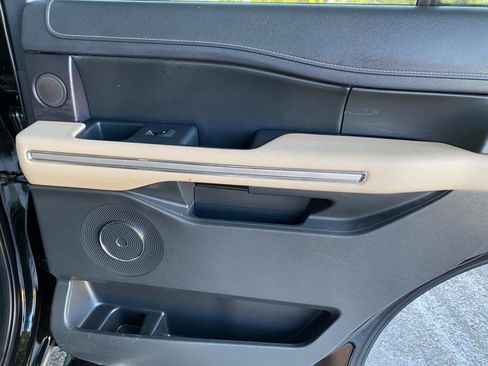 Used 2024 Ford Expedition Limited AWD/4WD image 49