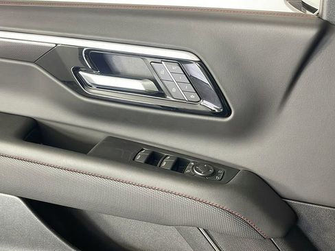 New 2025 Chevrolet Suburban RST w/ Advanced Technology Package image 32