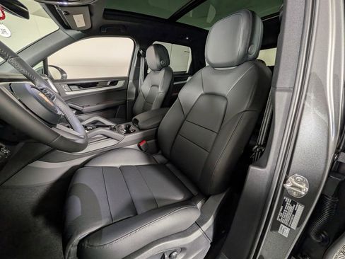 New 2026 Porsche Cayenne image 5