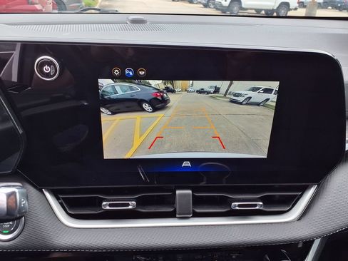 Used 2025 Chevrolet Equinox LT FWD image 30