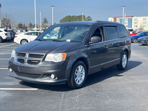 Used 2019 Dodge Grand Caravan SXT image 7